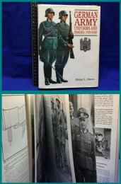 【洋書/英】【GERMAN ARMY UNIFORMS AND INSIGNIA 1933-1945】ARM AND ARMOUR　224ページ