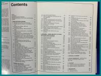 【洋書/英】【GERMAN ARMY UNIFORMS AND INSIGNIA 1933-1945】ARM AND ARMOUR　224ページ