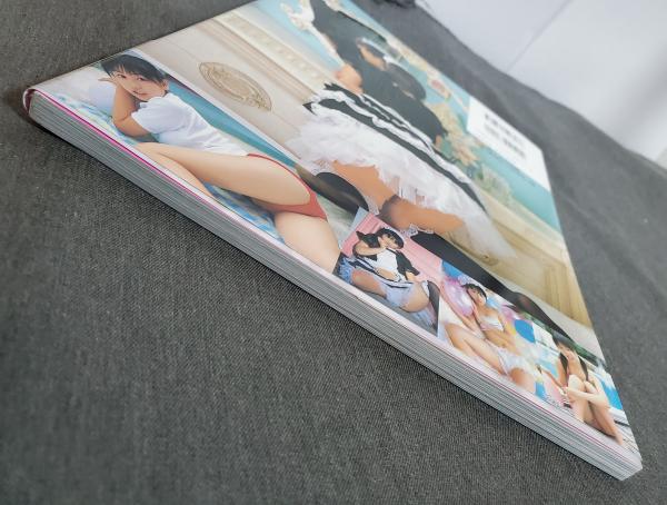 夏服 : 鮎川穂乃果写真集(井上一真 撮影) / 古本、中古本、古書籍の