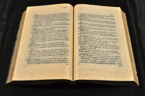 品良く着こなすため 近世活字史料の名品 八王子秋山版クンストウォールデンブーク 和書