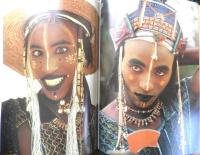 ニジェールの遊牧民［ワーダべ］NOMADS OF NIGER WODAABE　1984年発行　l