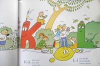 洋書絵本　BARBAPAPA LEERT ENGELS　オランダ語/英語　g