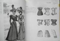 世界共通、ファッションデザインの基礎知識　FASHION DESIGN BASICS　2010年初版　t