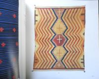 特別展19世紀アメリカインディアンの染織　図録　昭和59～61年開催　a
