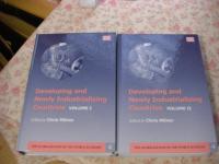 Developing and newly industrializing countries 2冊揃
The globalization of the world economy