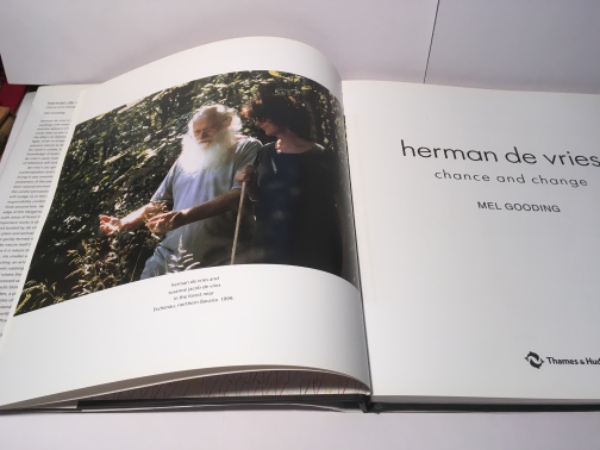 Herman de Vries （ヘルマン・デ・フリース） chance and change 英語