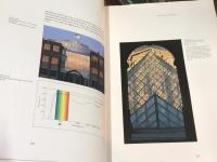 Glass in Building < A Guide to Modern Architectural Glass Performance by Brian Pye (1994-07-18)>