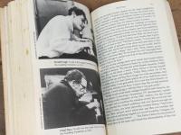 Glenn Gould  A Life and Variations　グレン・グールド：生涯と変奏曲　英語版