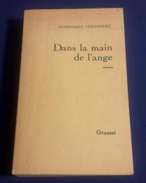 Dans la main de l'ange
