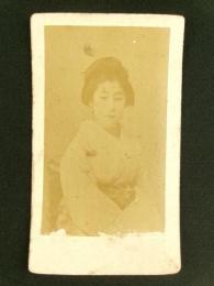 古写真「新橋芸妓 ぽん太」
