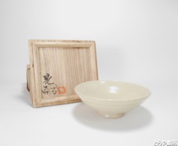 中野晃嗣　白釉茶碗　共箱