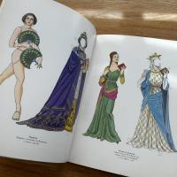 Great empresses and queens paper dolls in full color 英文