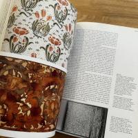 The Papered Wall: The History, Patterns And Techniques of Wallpaper