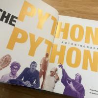 The Pythons: Autobiography by the Pythons （モンティ・パイソン
）英文