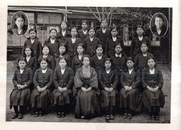 昭和十三年三月／新潟縣新発田高等女學校／第三十三回卒業記念【モノクロ・45頁】。 記念写真帖 昭和十三年三月卒業記念 茨城縣立土浦高等女学校