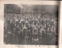 ※大正十三年十二月記念写真帖　戸板裁縫学校速成科　第34回卒業生　戸板関子校長等職員録・A組B組卒業生住所氏名等　大イタミです