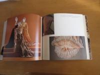 浪漫衣裳展　　京都国立近代美術　　　特別出品・宮廷衣裳の冊子付　【図録】