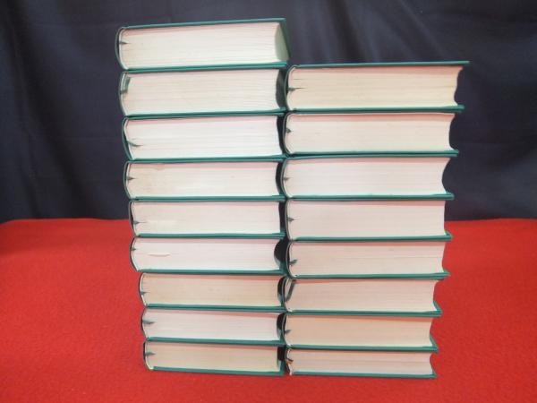 世界の歴史 全17巻揃い(本巻16冊+「地図・年表・小辞典」1冊) / 古本 