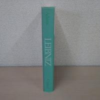 Leibniz : Determinist、 Theist、 Idealist