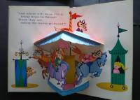 Pop-up  Hide and Seek- A Child's first Counting Book