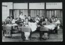 岡部町授産所（作業）　写真絵葉書