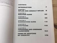 洋書　世界の小銃・拳銃　SMALL ARMS