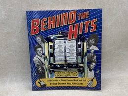 洋書　Behind the Hits