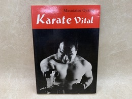 洋書　Karate Vital