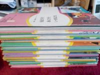 母と子の日本むかし話　　全9冊　(お話レコード無し・本体のみ)
　