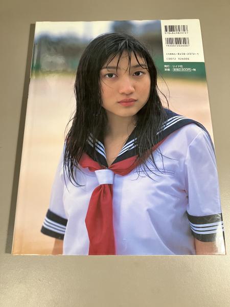 ヴィーナスは14歳 : 真央写真集(小町剛廣 撮影) / 古本、中古本、古