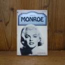 洋書　Marilyn Monroe: Pyramid Illustrated History of the Movies
