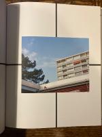 (独/英) モダニスムのデュエット〜ベルリン=ハンザ地区とカール・マルクス・アレーの住まい写真集　Duett der Moderne. Hansaviertel und Karl-Marx-Allee, Berlin. Fotografien von Bettina Cohnen. Hg. v. Jan Dimog u. Hendrik Bohle. / Duet of Modernism. Hansaviertel and Karl-Marx-Allee, Berlin. Photographs by Bettina Cohnen. Ed. by Jan Dimog and Hendrik Bohle.