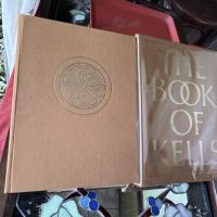 至宝‼️世界で最も美しい本『ケルズの書』（ケルズのしょ羅: Codex Cenannensis、愛: Leabhar Cheanannais、英: The Book of Kells）洋書　解説　英語