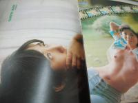 HEY!GIRL　NO.2　ヘイ!ガール　別冊ベンチャーコミック創刊　1974年11月号　梢ひとみ・4折ピンナップ(対面はDore Honex)　シャロン・ケリー・巻頭グラビア　山科ゆり　水野明美・巻中3折ピンナップ　高橋洋子　シルビア・クリステル　ラウラ・アントネッリ　マリー・フォルサ　上原夏子　根岸玲子　カトリーヌ・ドヌーブ　※画像の様に表紙面に傷汚れ出ています。
