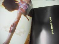 本田美奈子 コンサートパンフレット 42センチ×29.5センチサイズ