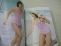 アイドル40年　PART7　昭和57年－58年代編　近映文庫　1986年10月15日発行　初版本　近代映画社　中森明菜 表紙　小泉今日子　堀ちえみ　三田寛子　武田久美子　伊藤麻衣子　チェッカーズ　岩井小百合　パンジー　キャンキャン　シュガー　新井薫子　矢野良子　井上望　原真祐美　林紀恵　水谷圭　徳丸純子　宇沙美ゆかり　田中久美　神野美伽　原田知世　横須賀昌美　荻野目洋子　沢口靖子　坂上忍　横浜銀蝿　小出広美