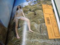 小田さくら　(モーニング娘。'19)　写真集　さくらのきせつ　未開封DVD付　2019年03月25日発行　初版本　ワニブックス