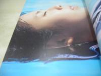 菊地姫奈　1st写真集　はばたき　2021年10月04日発行　初版本　講談社