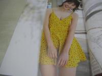 山田南実　ファースト写真集　みなみと　ポスター付　2019年12月17日発行　初版本　集英社