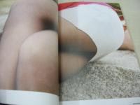 むちモモ　ローアングル＆クローズアップで見る　2013年06月05日発行　インテルフィン　※画像の様に隅に痛み出ています。