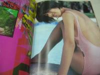 URECCO　VOL.34　ウレッコ　1989年04月号　本田理沙 表紙+グラビア　佐倉麻子　手塚まゆみ　遠山あかね　中島さなえ　岡本千鶴　岡村佳枝　磯崎亜紀子　山崎真由美　飯塚園子　水島涼子　夏木佐和子　原直子　夏未　前原祐子　高杉須緒美　佐倉あさこ(インタビュー記事)　遠山あかね(インタビュー記事)　松本まりな(インタビュー記事)　麻生由妃　相田七海　松本まりな　杉本名美　井上美樹　※画像の様に背上部に破れ痛み出ています。