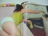 平凡パンチ　NO.430　1972年10月16日号　ジャネット八田 表紙　山口いづみ　川村真樹　ニ條朱実　中村英子+松平純子+藤浩子　世界の美女がやってきた・'72ミス・インターナショナル　※画像の様に裏表紙上隅に折れ跡、表紙面上部にメクレ痛み出ています。