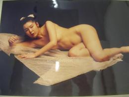永井陽子　生写真　撮影会:1991年06月16日・サンスタジオ　25.5×36.5センチサイズ　※画像の様に裏面に書込み跡あります。