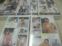 中古ビデオ　Milk teen　11本で　各45分　金銀財宝社　001:菅野結以　002:下地恵理菜　003:伊妻瑞季　004:三井保奈美　005:中田成美　006:増田あずさ　007:笹井彩加　008:岡部ひとみ　009:倉田翠　010:向笠由香莉　011:橋本晴香　※画像の様にシュリンクパック状態品の為、中身確認出来ていません。 (注)クロネコ80サイズ発送。送料は解説に記載しています。