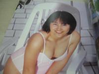 八木美香　写真集　PURE　イノセントな15才　1998年06月30日発行　初版本　心交社　※画像の様にカバー背部分に焼け痛み出ています。