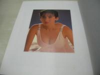 宝生桜子　写真集　迷宮物語　1987年09月10日発行　初版本　ワニブックス　※画像の様に表紙カバー背下部に破れ出ています。