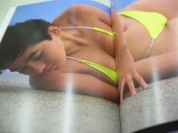 宝生桜子　写真集　迷宮物語　1987年09月10日発行　初版本　ワニブックス　※画像の様に表紙カバー背下部に破れ出ています。