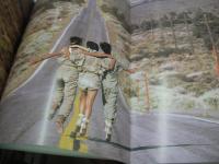 少女隊　写真集　ESCAPE　少女隊USA漂流記1984　1984年10月01日発行　学研　33センチ×25.5センチサイズ本