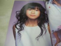 佐伯彩果　写真集　The Debut ②　撮影:矢野力　2001年05月25日発行　初版本　桜桃書房　※画像の様に底部に赤線引き跡出ています。