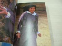 石井めぐみ　そっと　激写文庫　写真集　1982年05月23日発行　初版本　小学館　※画像の様にカバー背上部に痛み出ています。